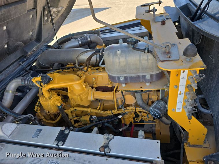 image for item DT6763 2015 John Deere 410E articulated haul truck