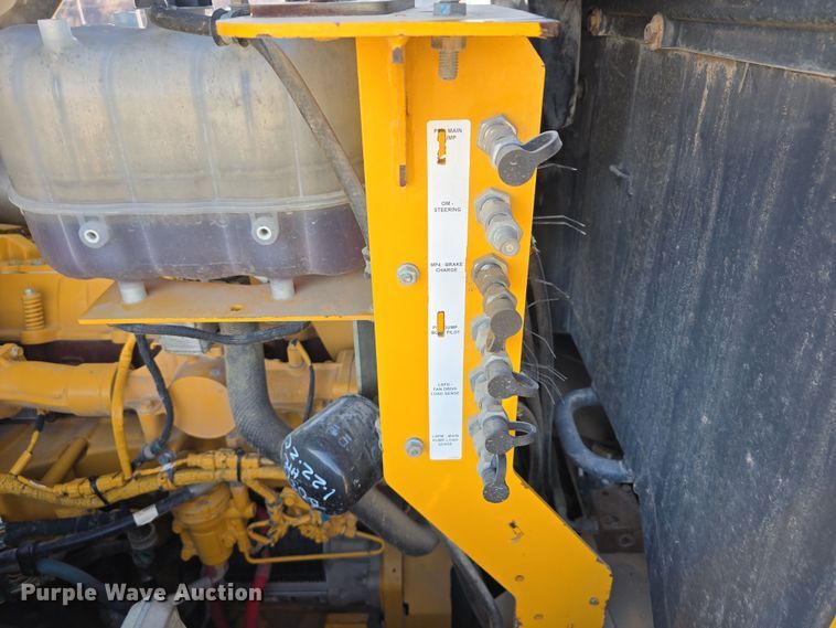 image for item DT6763 2015 John Deere 410E articulated haul truck