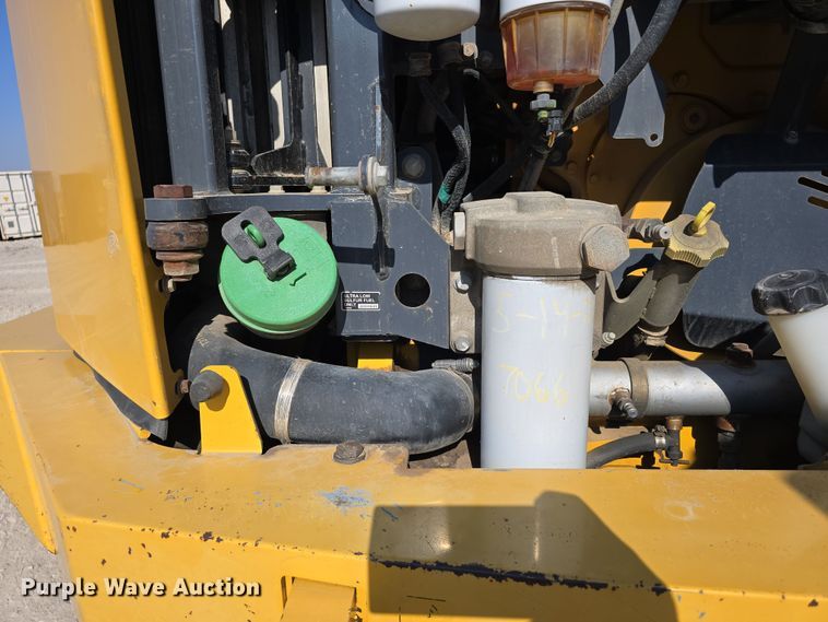 image for item DT6763 2015 John Deere 410E articulated haul truck