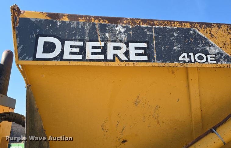 image for item DT6763 2015 John Deere 410E articulated haul truck