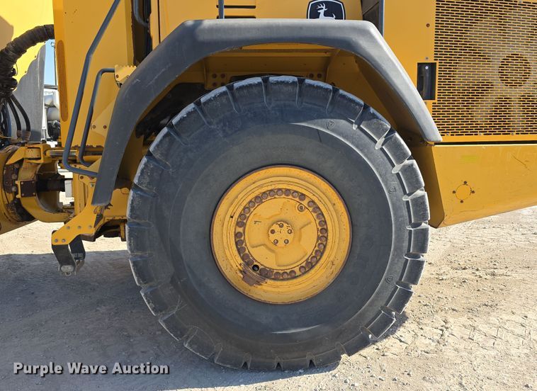 image for item DT6763 2015 John Deere 410E articulated haul truck