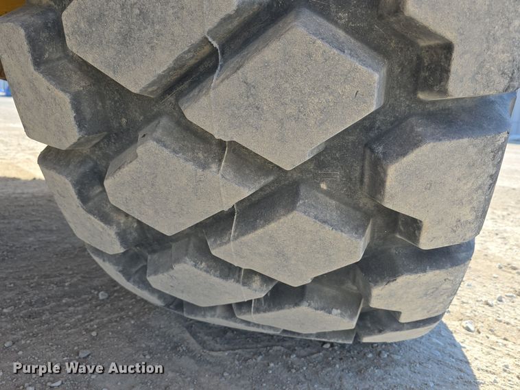 image for item DT6763 2015 John Deere 410E articulated haul truck