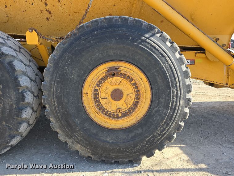 image for item DT6763 2015 John Deere 410E articulated haul truck