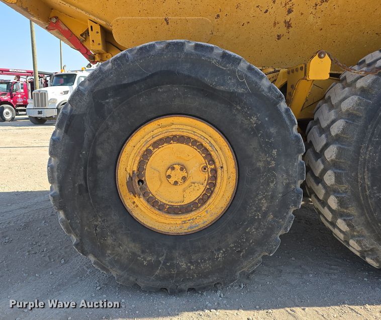 image for item DT6763 2015 John Deere 410E articulated haul truck
