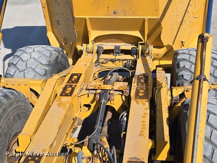 image for item DT6763 2015 John Deere 410E articulated haul truck