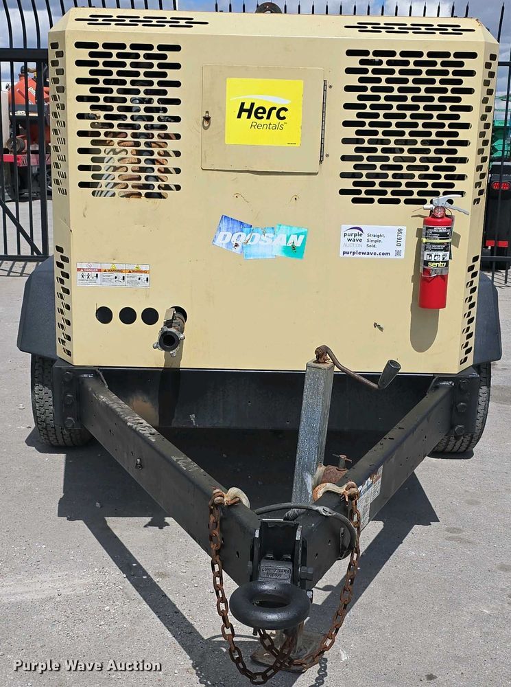 image for item DT6799 2015 Doosan P425/HP375WCU-T4I air compressor