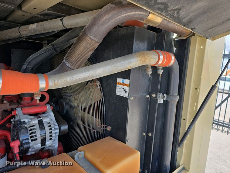 image for item DT6799 2015 Doosan P425/HP375WCU-T4I air compressor