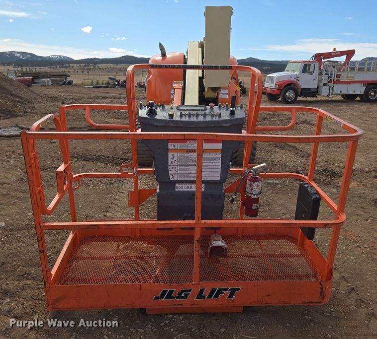 image for item DT7061 2006 JLG 450A Series II boom lift