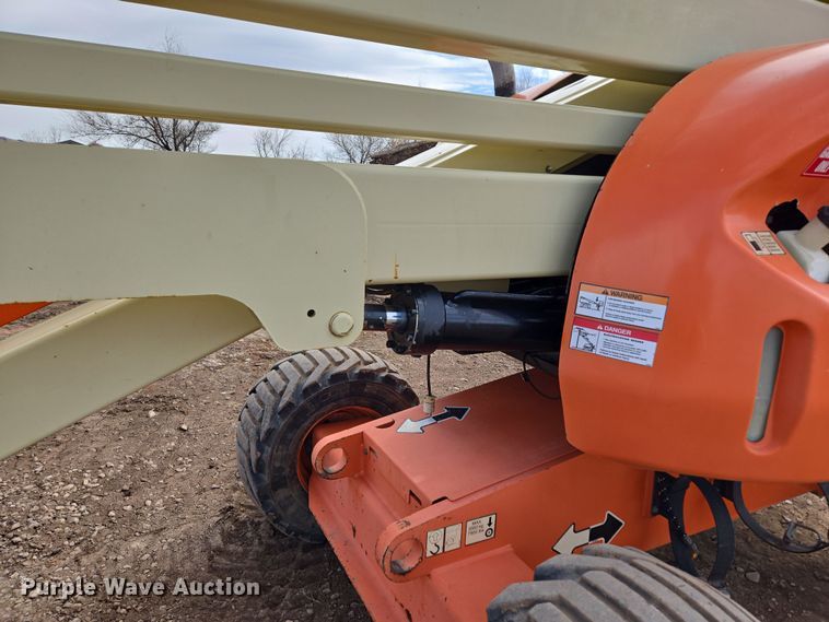 image for item DT7061 2006 JLG 450A Series II boom lift