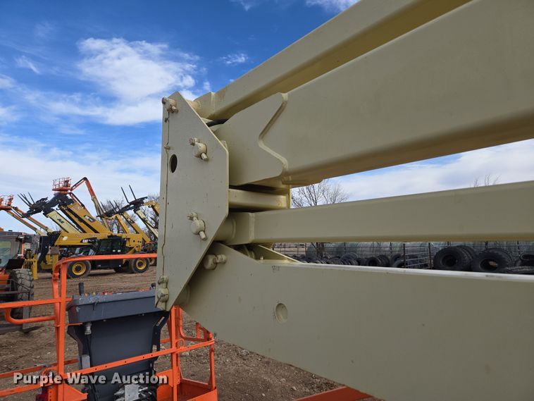 image for item DT7061 2006 JLG 450A Series II boom lift