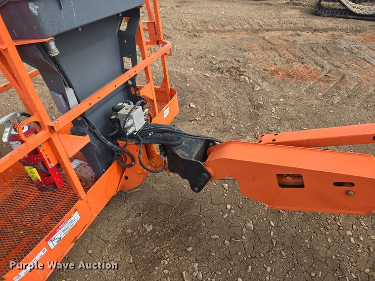 image for item DT7061 2006 JLG 450A Series II boom lift