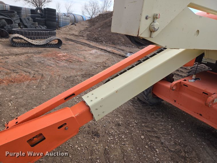image for item DT7061 2006 JLG 450A Series II boom lift