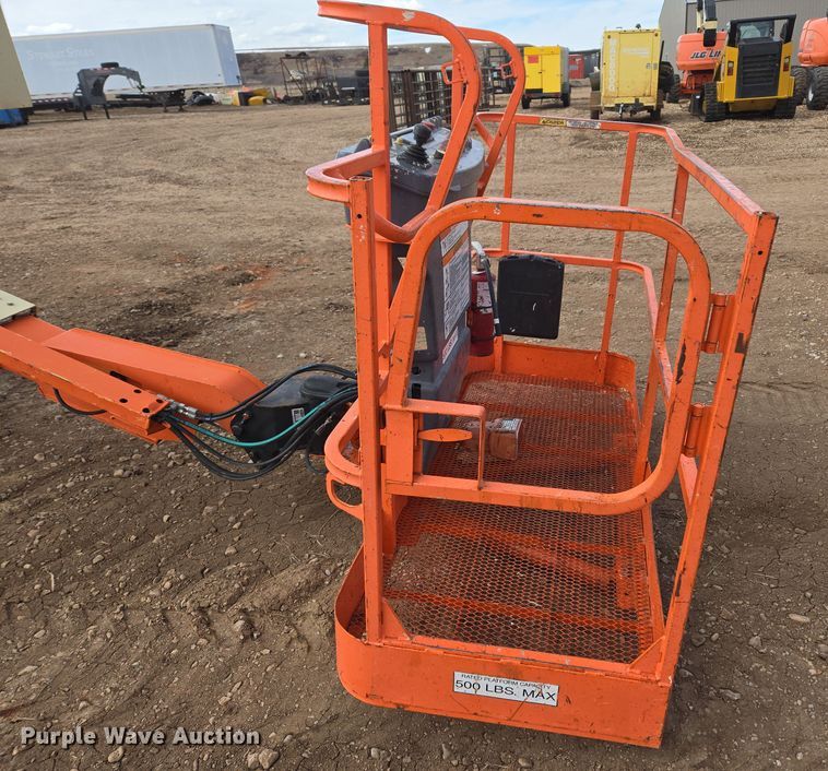 image for item DT7061 2006 JLG 450A Series II boom lift