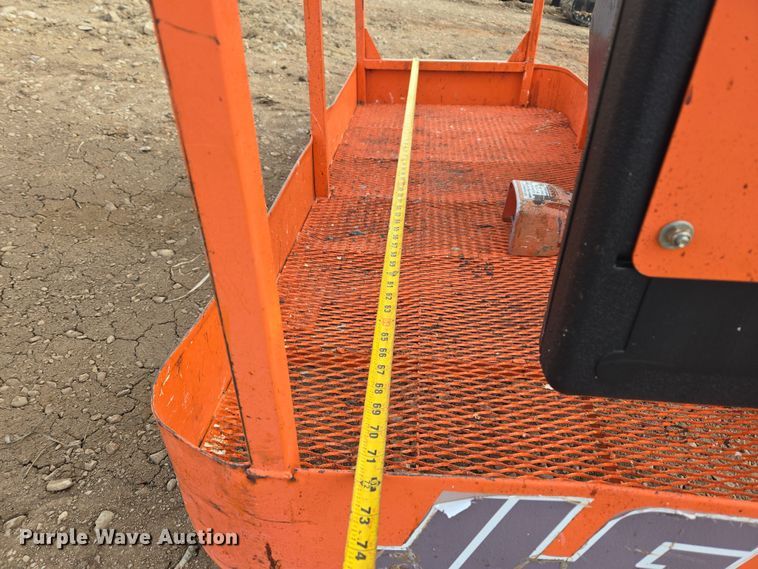 image for item DT7061 2006 JLG 450A Series II boom lift