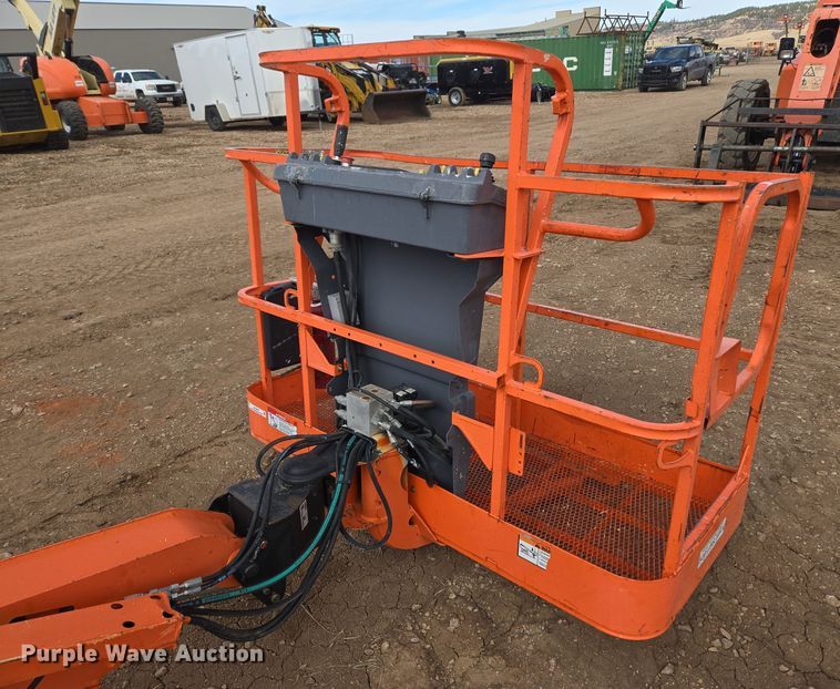 image for item DT7061 2006 JLG 450A Series II boom lift