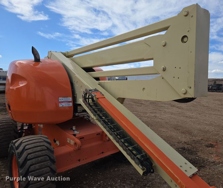 image for item DT7061 2006 JLG 450A Series II boom lift