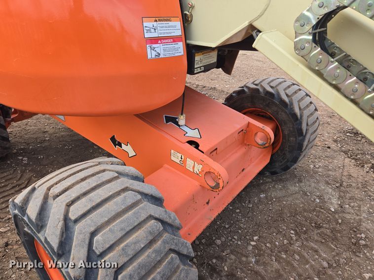 image for item DT7061 2006 JLG 450A Series II boom lift