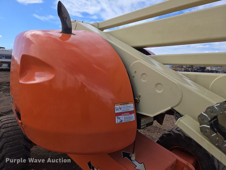 image for item DT7061 2006 JLG 450A Series II boom lift