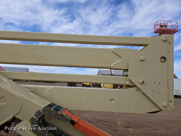 image for item DT7061 2006 JLG 450A Series II boom lift