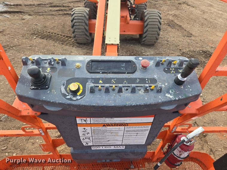 image for item DT7061 2006 JLG 450A Series II boom lift