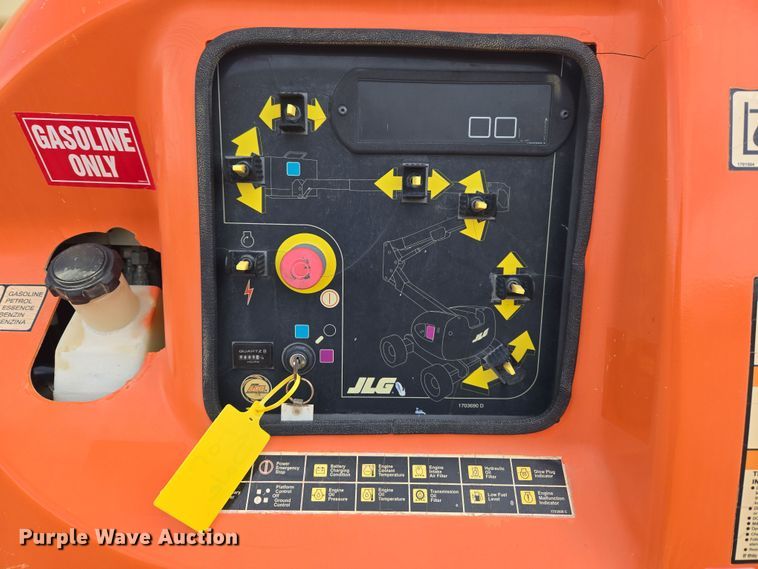 image for item DT7061 2006 JLG 450A Series II boom lift