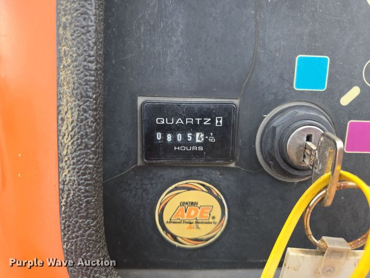 image for item DT7061 2006 JLG 450A Series II boom lift