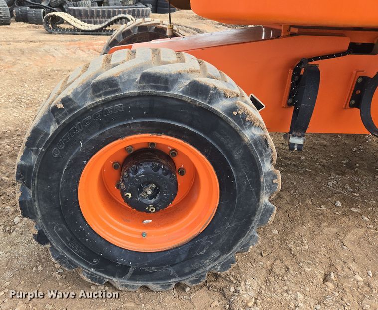 image for item DT7061 2006 JLG 450A Series II boom lift