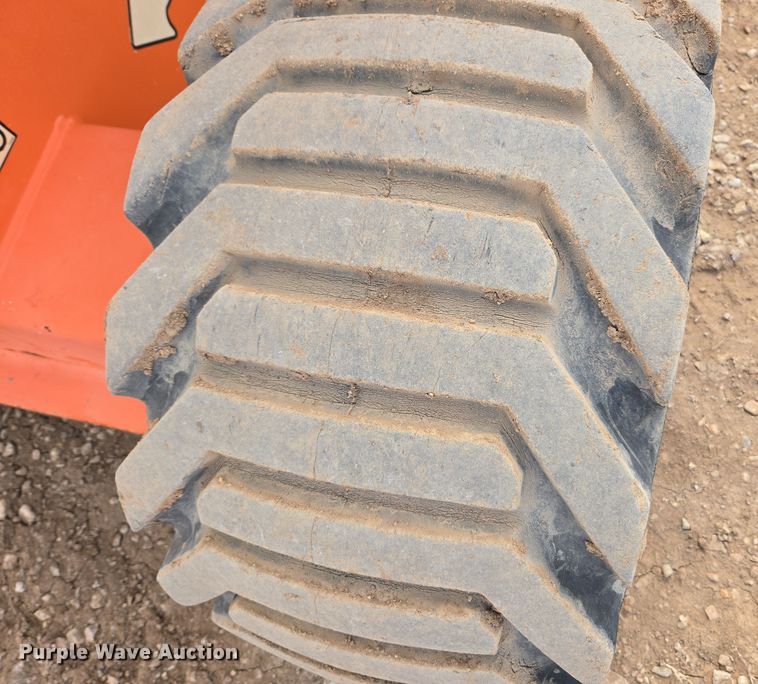 image for item DT7061 2006 JLG 450A Series II boom lift