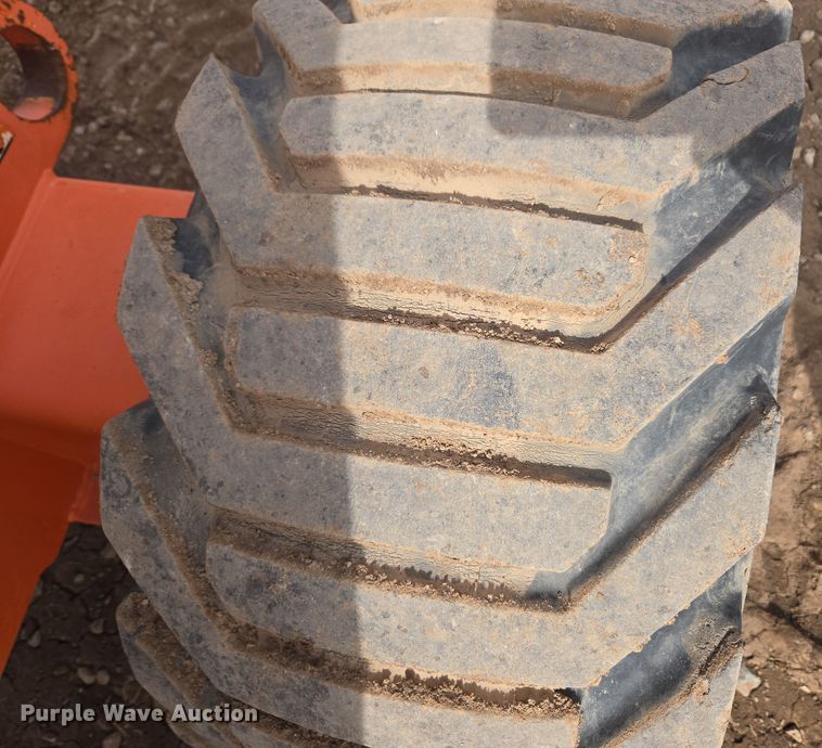 image for item DT7061 2006 JLG 450A Series II boom lift