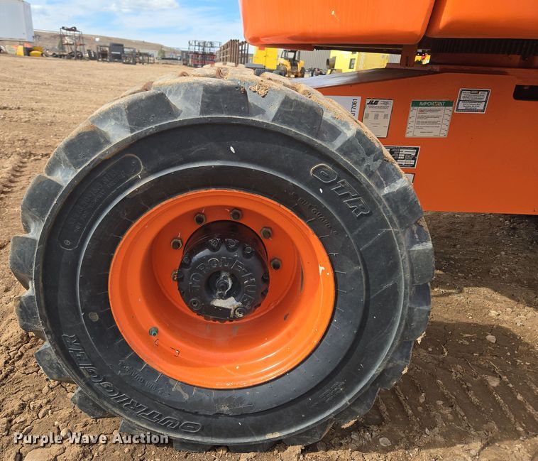 image for item DT7061 2006 JLG 450A Series II boom lift