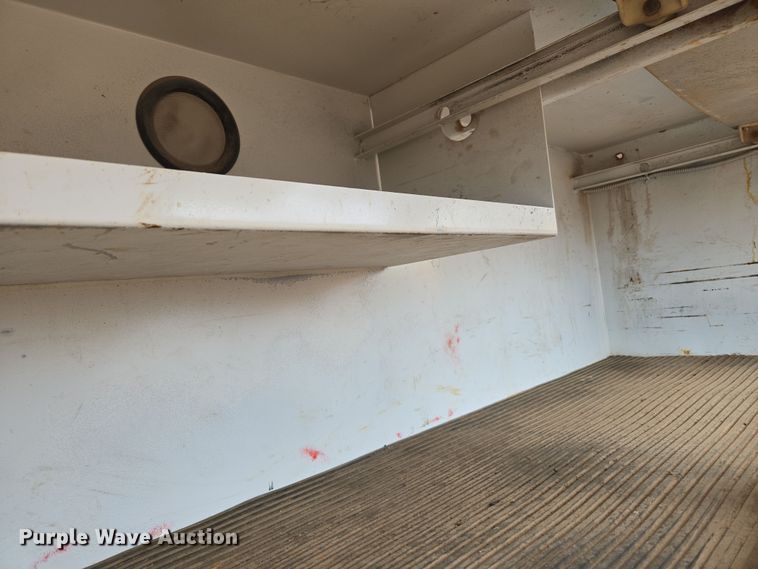 image for item DT7062 2001 International 4700 utility / service truck