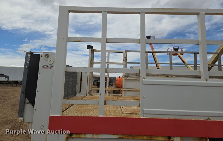 image for item DT7062 2001 International 4700 utility / service truck