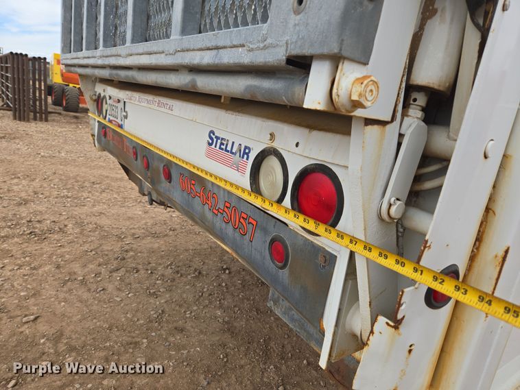 image for item DT7062 2001 International 4700 utility / service truck