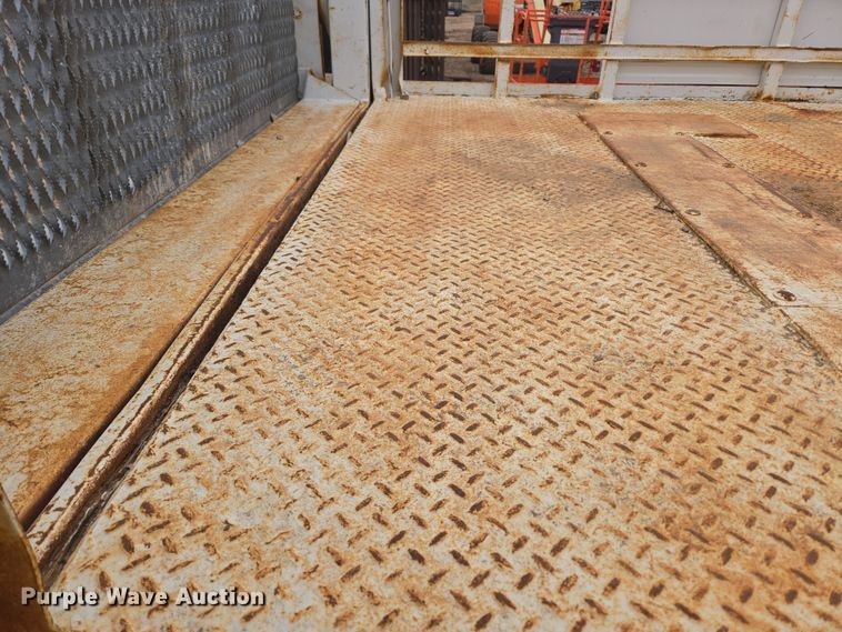 image for item DT7062 2001 International 4700 utility / service truck