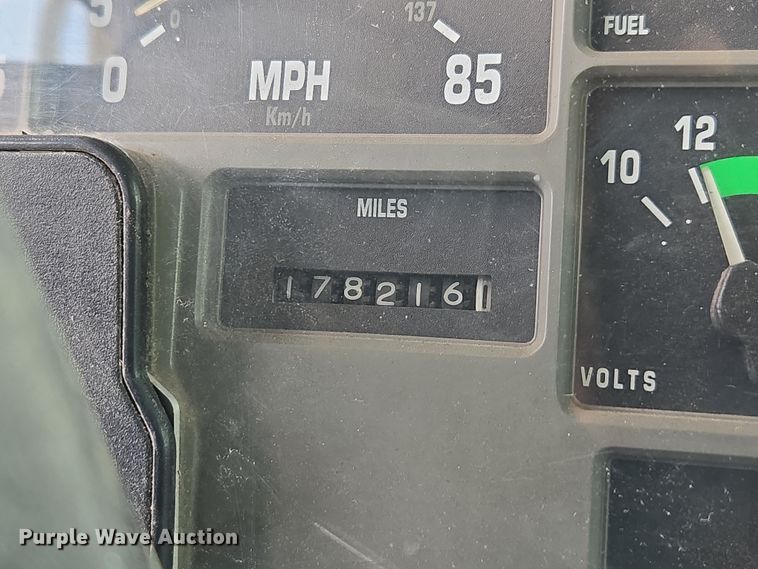 image for item DT7062 2001 International 4700 utility / service truck