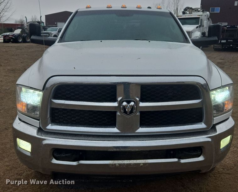 image for item DT7065 2017 Dodge Ram 3500 Crew Cab flatbed pickup truck