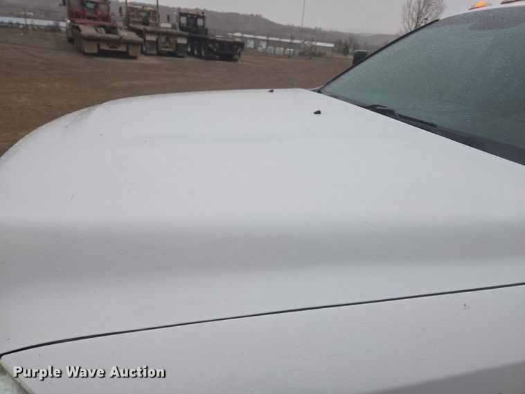 image for item DT7065 2017 Dodge Ram 3500 Crew Cab flatbed pickup truck