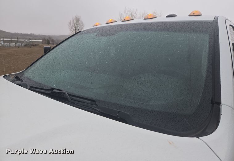 image for item DT7065 2017 Dodge Ram 3500 Crew Cab flatbed pickup truck