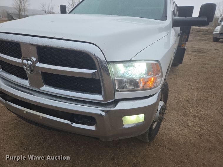 image for item DT7065 2017 Dodge Ram 3500 Crew Cab flatbed pickup truck