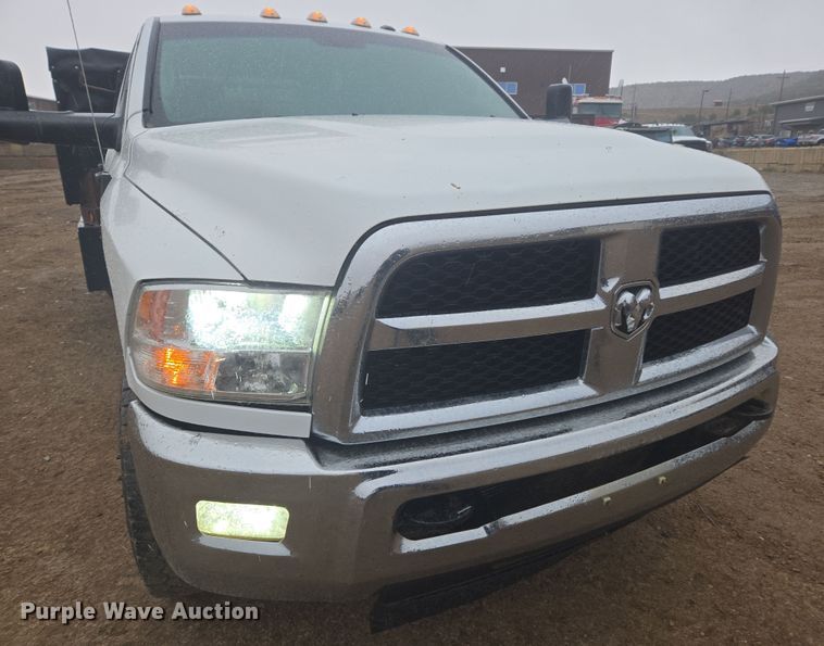 image for item DT7065 2017 Dodge Ram 3500 Crew Cab flatbed pickup truck