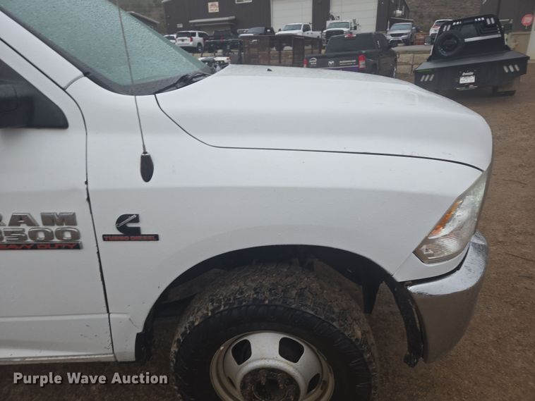 image for item DT7065 2017 Dodge Ram 3500 Crew Cab flatbed pickup truck