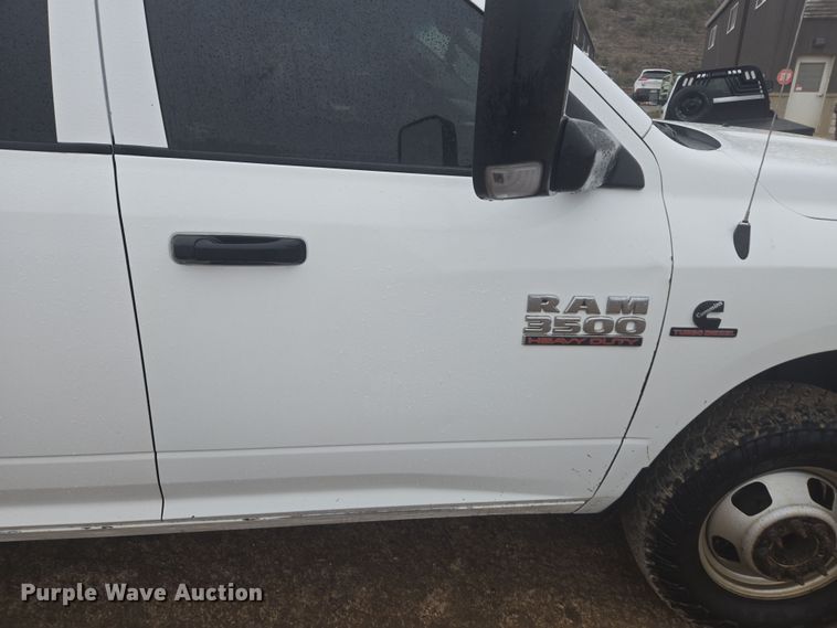 image for item DT7065 2017 Dodge Ram 3500 Crew Cab flatbed pickup truck