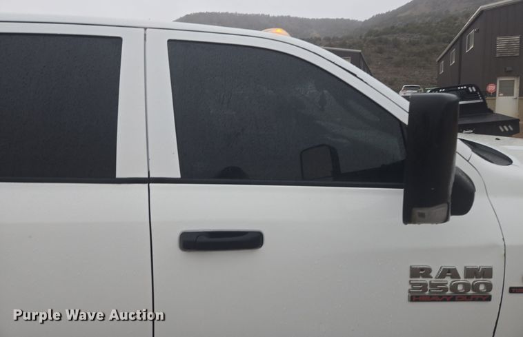 image for item DT7065 2017 Dodge Ram 3500 Crew Cab flatbed pickup truck