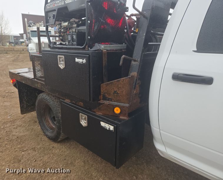 image for item DT7065 2017 Dodge Ram 3500 Crew Cab flatbed pickup truck