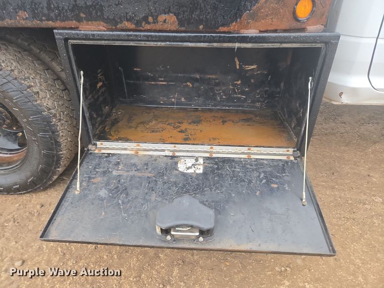 image for item DT7065 2017 Dodge Ram 3500 Crew Cab flatbed pickup truck