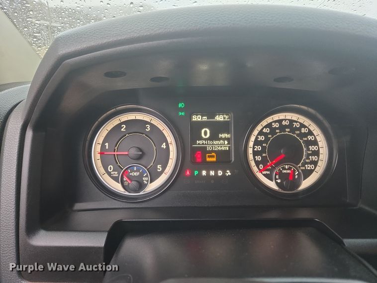 image for item DT7065 2017 Dodge Ram 3500 Crew Cab flatbed pickup truck