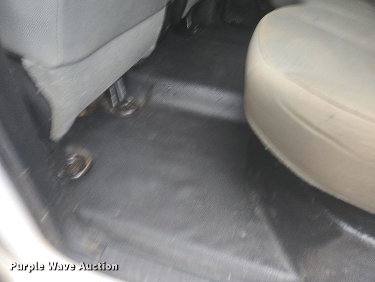 image for item DT7065 2017 Dodge Ram 3500 Crew Cab flatbed pickup truck