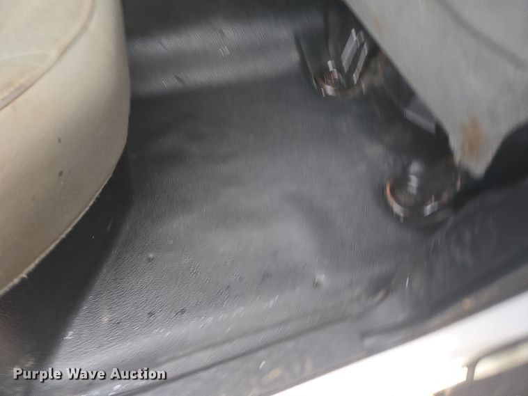 image for item DT7065 2017 Dodge Ram 3500 Crew Cab flatbed pickup truck