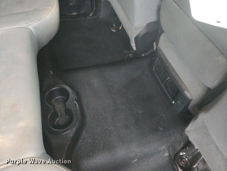 image for item DT7065 2017 Dodge Ram 3500 Crew Cab flatbed pickup truck