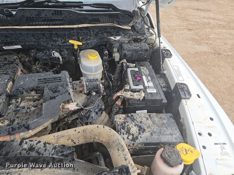 image for item DT7065 2017 Dodge Ram 3500 Crew Cab flatbed pickup truck